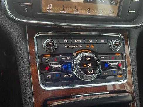 Used 2017 Lincoln Continental Reserve w/ Climate Package FWD image 15