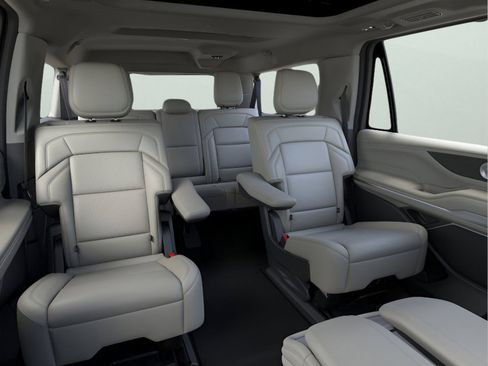 New 2026 Lincoln Navigator L Reserve w/ Jet Appearance Package image 10