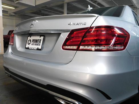 Used 2014 Mercedes-Benz E 350 4MATIC Sedan image 2