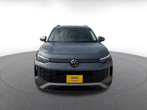 Used 2026 Volkswagen Tiguan SE AWD/4WD image 4