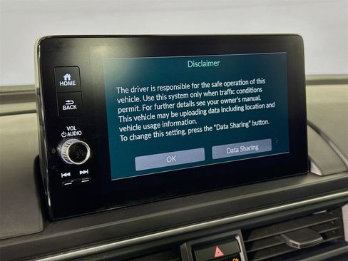 Used 2025 Honda Pilot Touring image 12