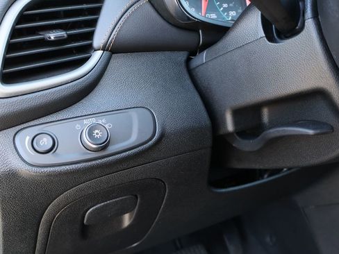 Used 2018 Chevrolet Trax LT image 11