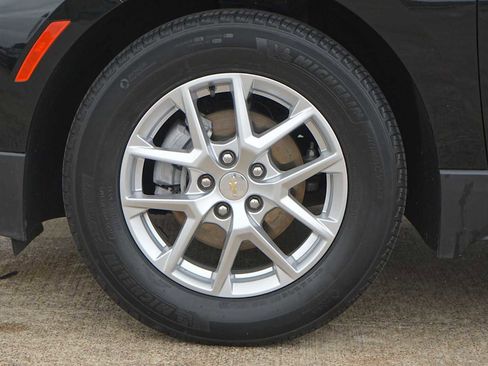 Used 2023 Chevrolet Equinox LS image 7