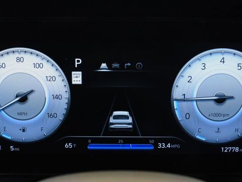 Used 2025 Hyundai Elantra SEL FWD image 22