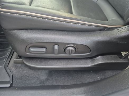 Used 2023 Chevrolet Traverse Premier w/ Redline Edition image 19