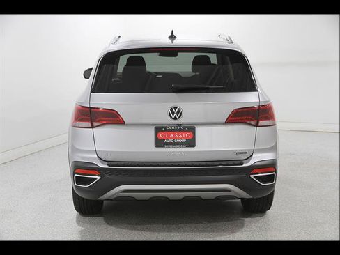 Certified 2024 Volkswagen Taos SE AWD/4WD image 20