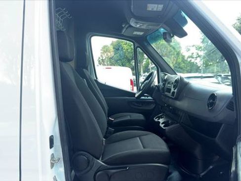 Used 2023 Mercedes-Benz Sprinter 2500 image 15