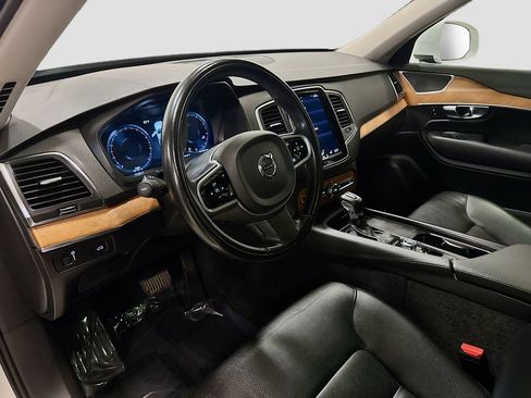Used 2021 Volvo XC90 T6 Momentum w/ Protection Package Premier image 10