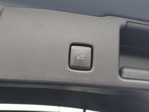 Certified 2025 Ford Escape Platinum w/ Premium Technology Package AWD/4WD image 8