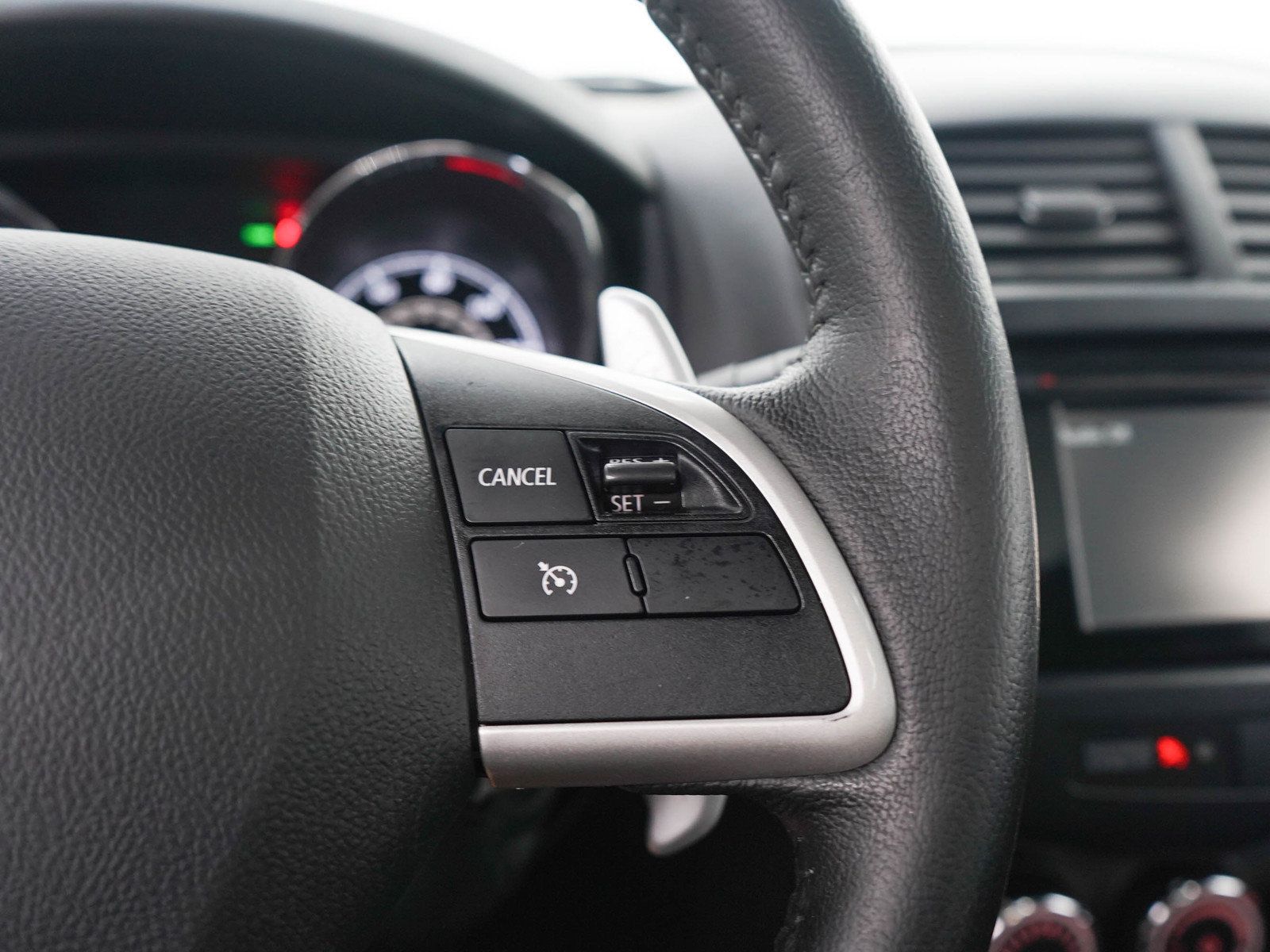 Used 2014 Mitsubishi Outlander Sport SE AWD/4WD image 25