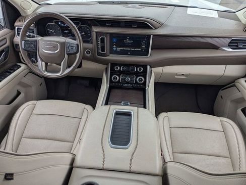 Used 2021 GMC Yukon Denali w/ Denali Premium Package image 14