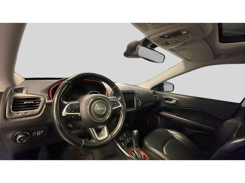 Used 2018 Jeep Compass Trailhawk w/ Leather Interior Group AWD/4WD image 11
