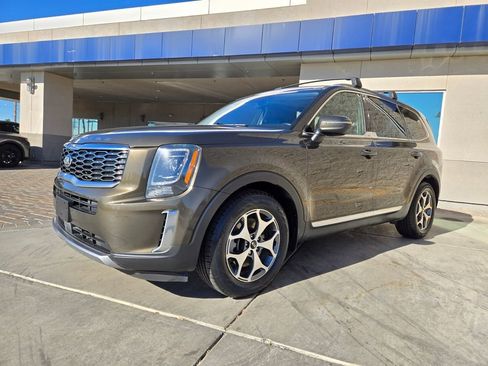 Used 2021 Kia Telluride EX image 2