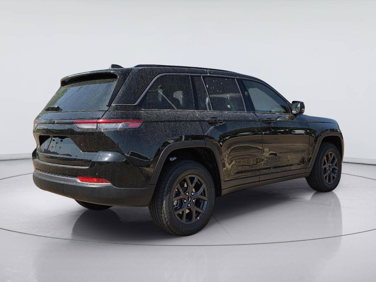 New 2027 Jeep Grand Cherokee Altitude RWD image 3
