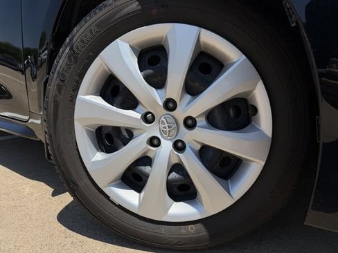 Used 2026 Toyota Corolla LE FWD image 10