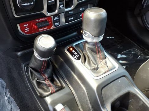 Used 2020 Jeep Gladiator Rubicon AWD/4WD image 21