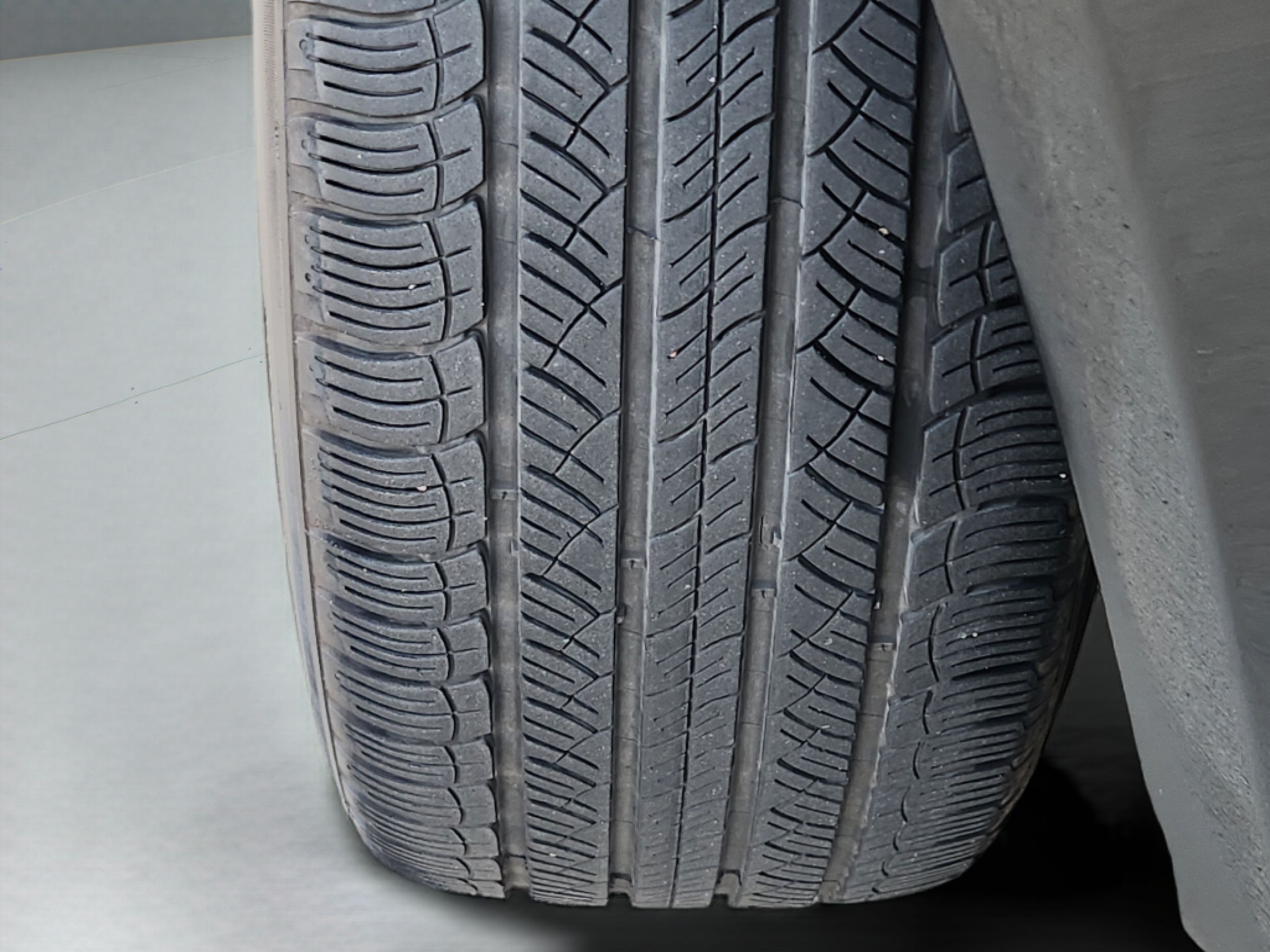 Used 2024 Porsche Macan AWD/4WD image 32