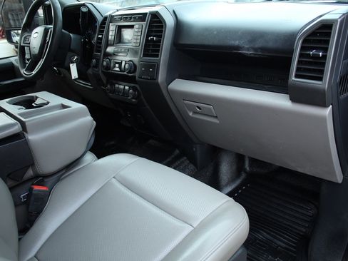 Used 2022 Ford F250 XL w/ Power Equipment Group image 12