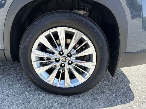 Used 2026 Toyota Grand Highlander Platinum image 19