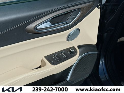 Used 2023 Alfa Romeo Giulia AWD w/ Quick Order Package 22X Lusso image 21