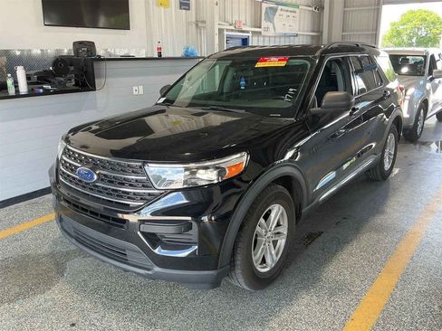 Used 2022 Ford Explorer XLT RWD image 1