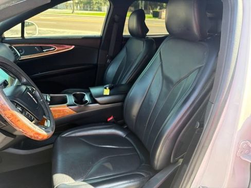 Used 2019 Lincoln Nautilus Reserve AWD/4WD image 14