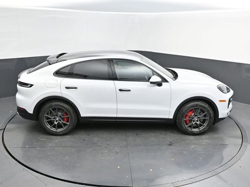 New 2025 Porsche Cayenne S image 37