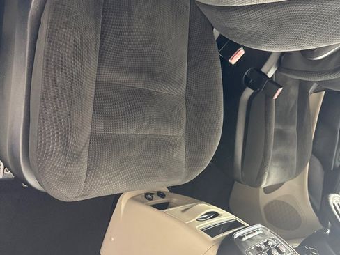 Used 2018 Dodge Grand Caravan SE w/ UConnect Hands-Free Group image 26