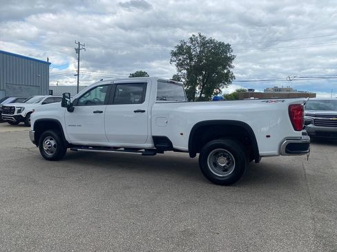 Used 2025 Chevrolet Silverado 3500 W/T AWD/4WD image 3