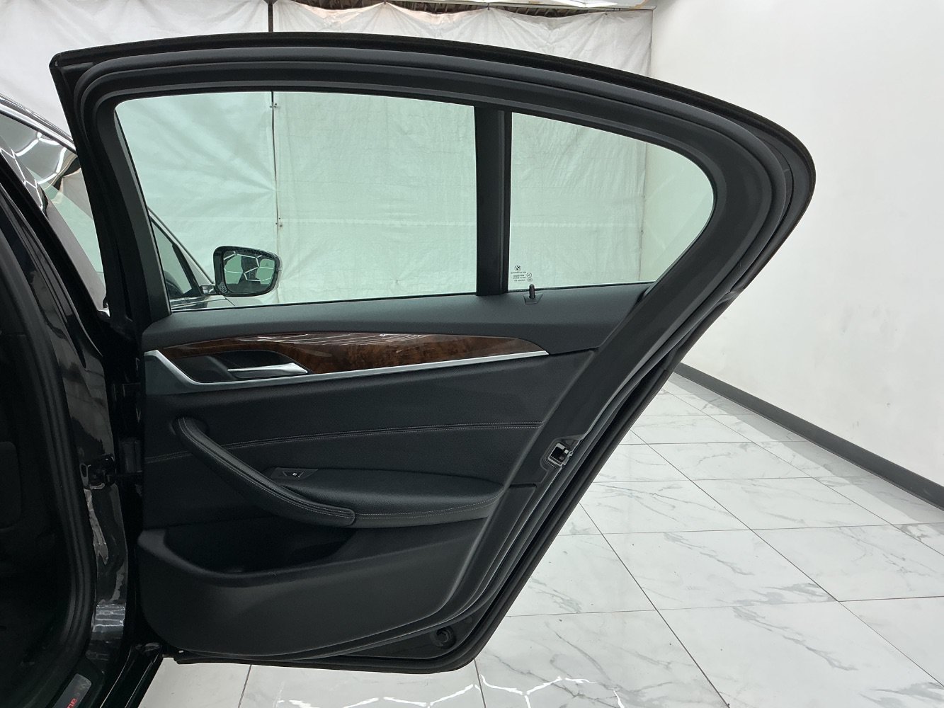 Used 2017 BMW 530i xDrive AWD/4WD image 25