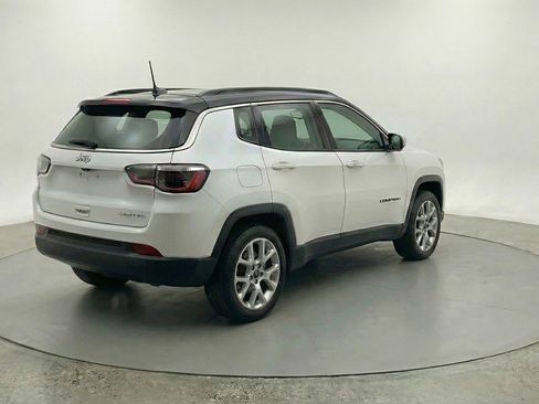 Used 2025 Jeep Compass Limited AWD/4WD image 9