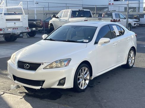 Used 2011 Lexus IS 250 w/ Premium Pkg Value Edition RWD image 2