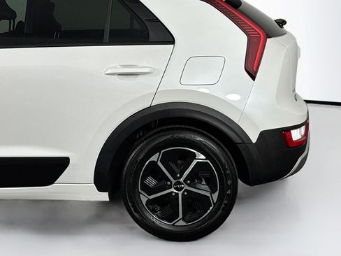 Used 2023 Kia Niro LX FWD image 38