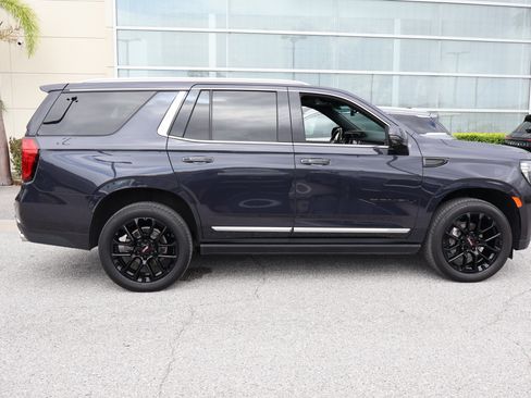 Used 2024 GMC Yukon Denali w/ Advanced Technology Package AWD/4WD image 12