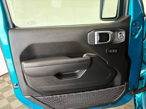 Used 2024 Jeep Wrangler Sport AWD/4WD image 16