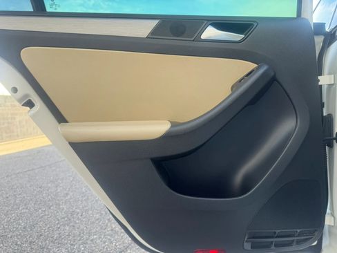 Used 2013 Volkswagen Jetta TDI FWD image 15