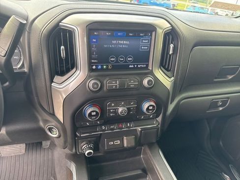 Used 2022 Chevrolet Silverado 1500 LT Trail Boss w/ LPO, Dark Essentials Package AWD/4WD image 19