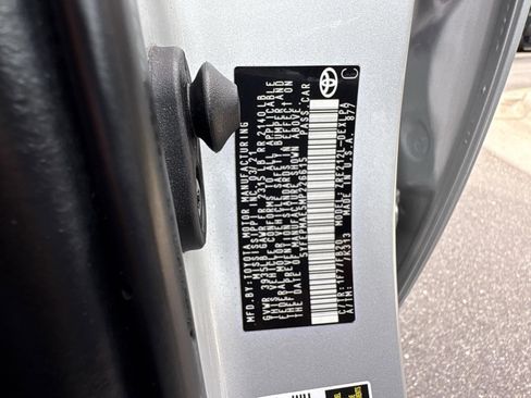 Used 2021 Toyota Corolla LE image 36