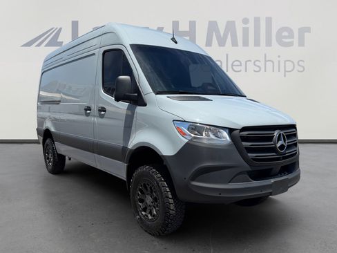 Used 2025 Mercedes-Benz Sprinter 2500 image 7