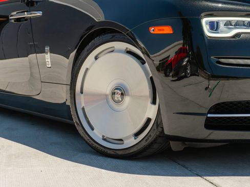 Used 2019 Rolls-Royce Dawn RWD image 39