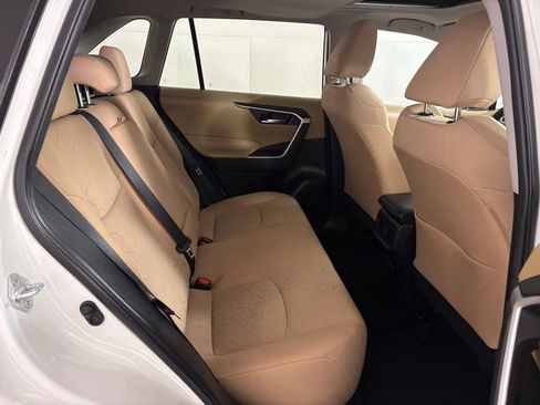 Used 2021 Toyota RAV4 XLE image 42