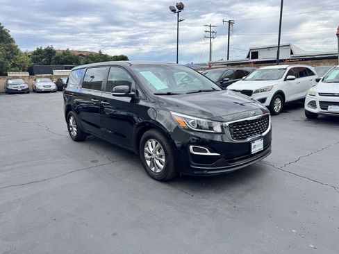 Used 2019 Kia Sedona L FWD image 8