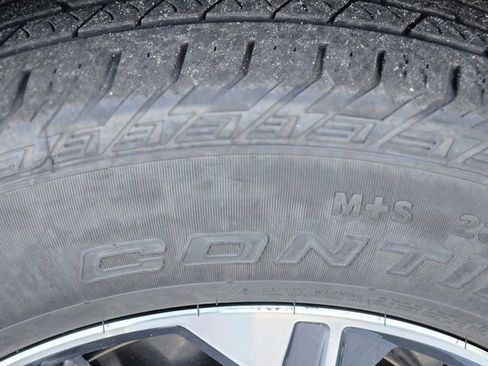 Used 2025 Chevrolet Blazer LT AWD/4WD image 11