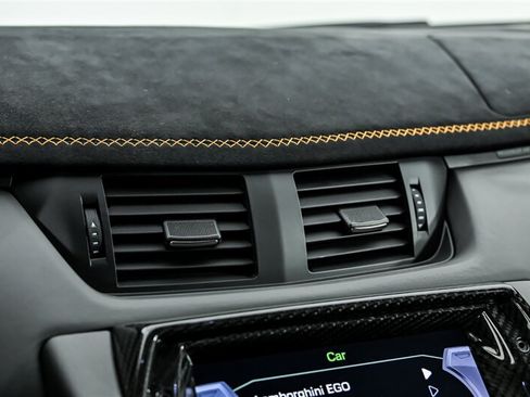 Used 2019 Lamborghini Aventador SVJ AWD/4WD image 29