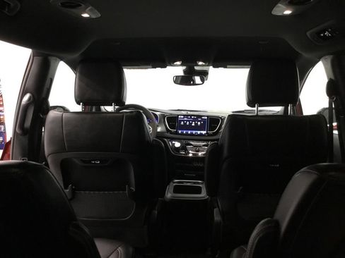 Used 2025 Chrysler Pacifica Select FWD image 31