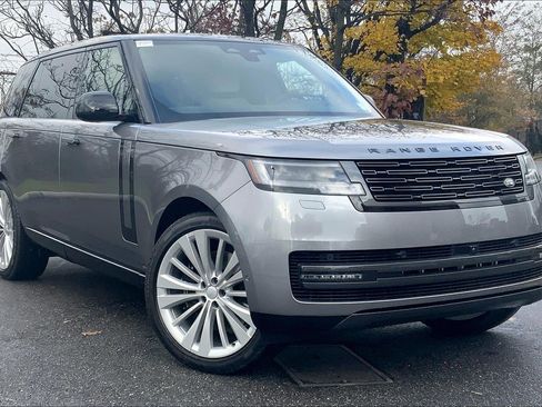New 2025 Land Rover Range Rover Long Wheelbase SE image 2