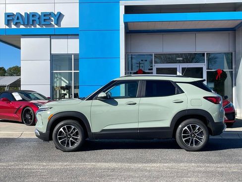 Used 2026 Chevrolet TrailBlazer LT w/ Convenience Package image 2