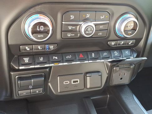 Used 2021 GMC Sierra 3500 Denali w/ Denali Ultimate Package AWD/4WD image 20