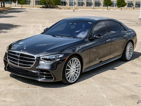 Used 2023 Mercedes-Benz S 580 4MATIC Sedan w/ AMG Line image 7