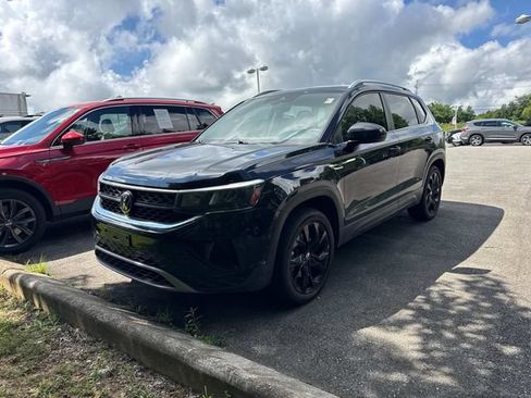 Used 2023 Volkswagen Taos SE AWD/4WD image 7